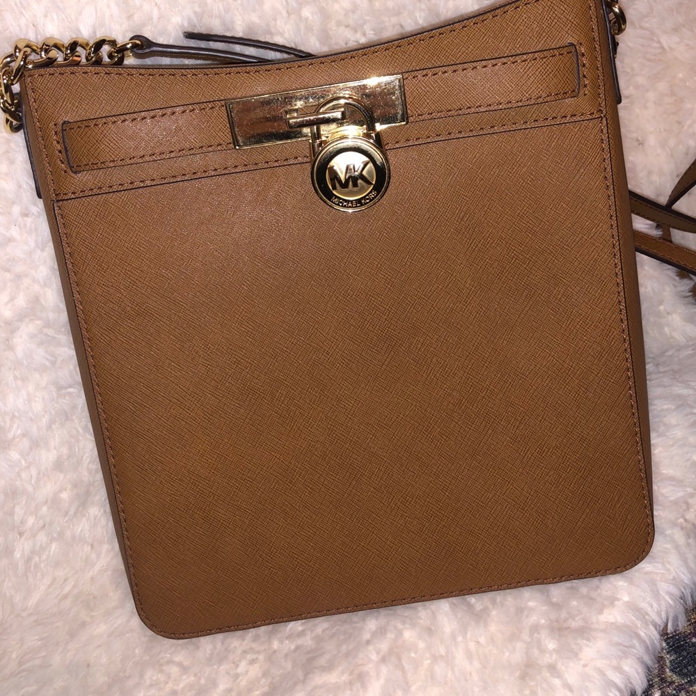 ✨Brand New Michael Kors Leather Crossbody Purse ✨